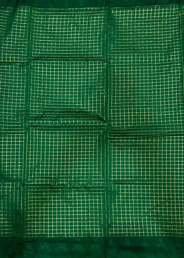 Graceful Gadwal Silk in Cream & Green Woven Check Saree with Temple Border