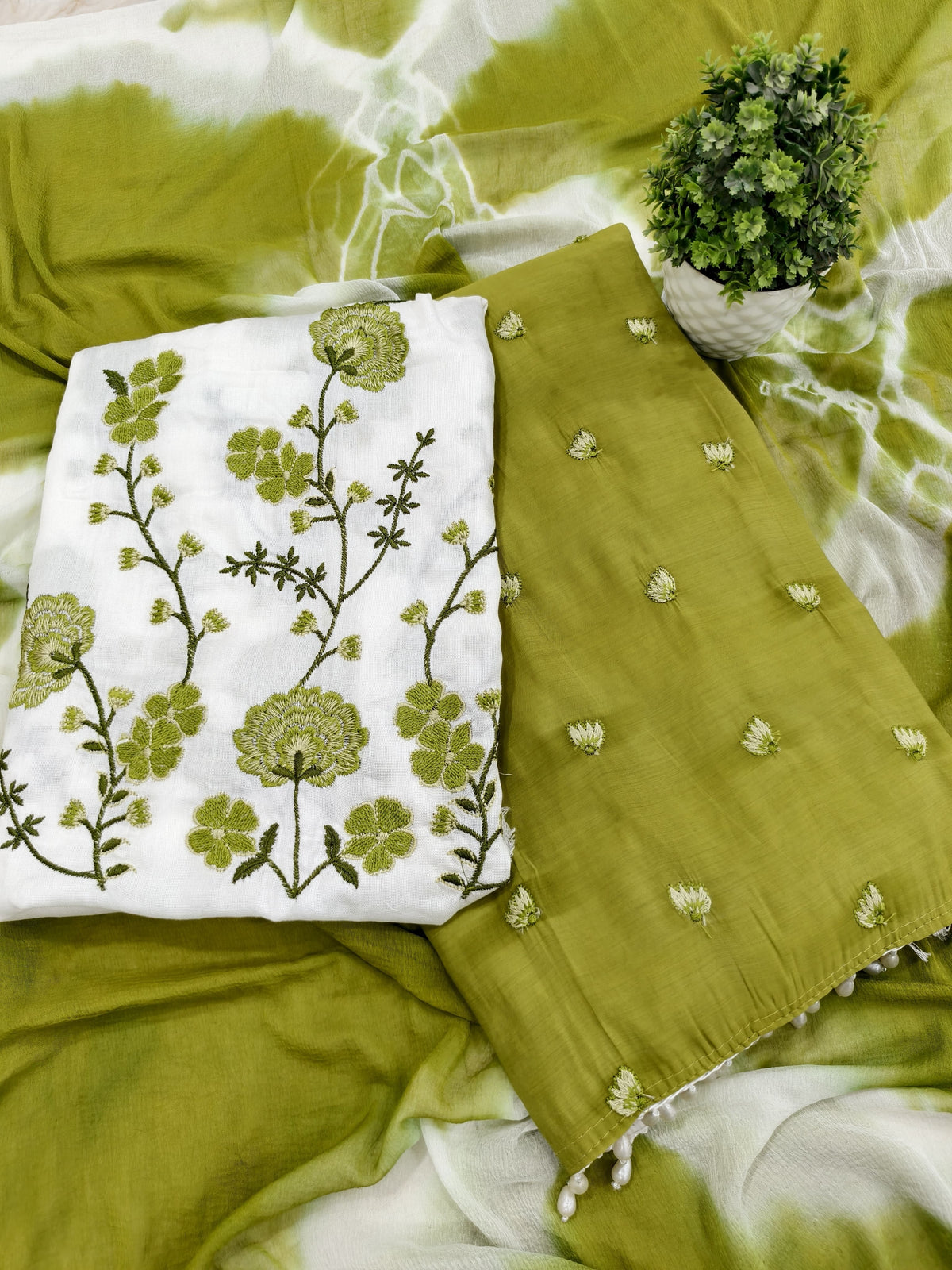 MODAL EMBROIDERY TASSEL LACE SUIT - GREEN