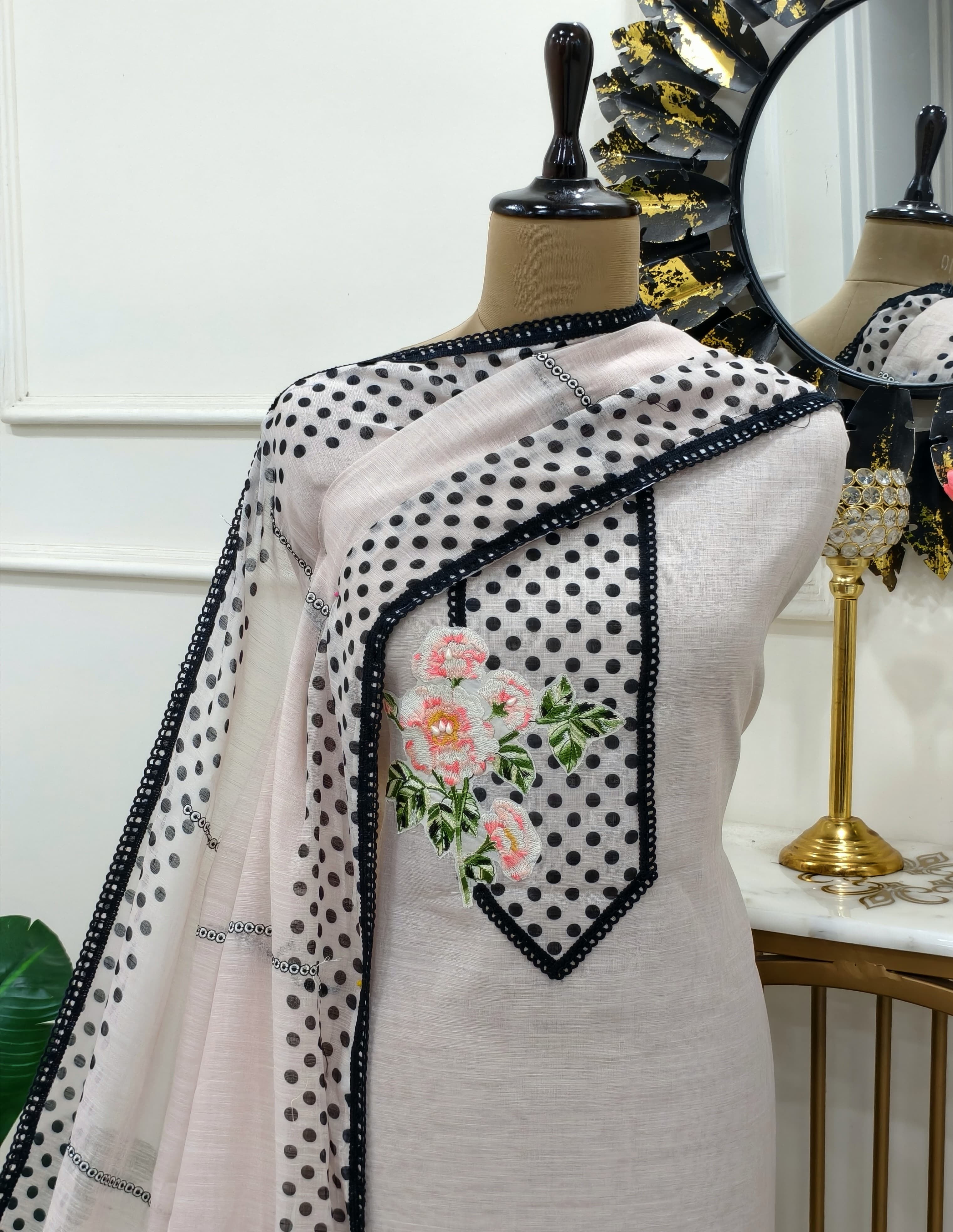 POLKA LINEN ELEGANCE